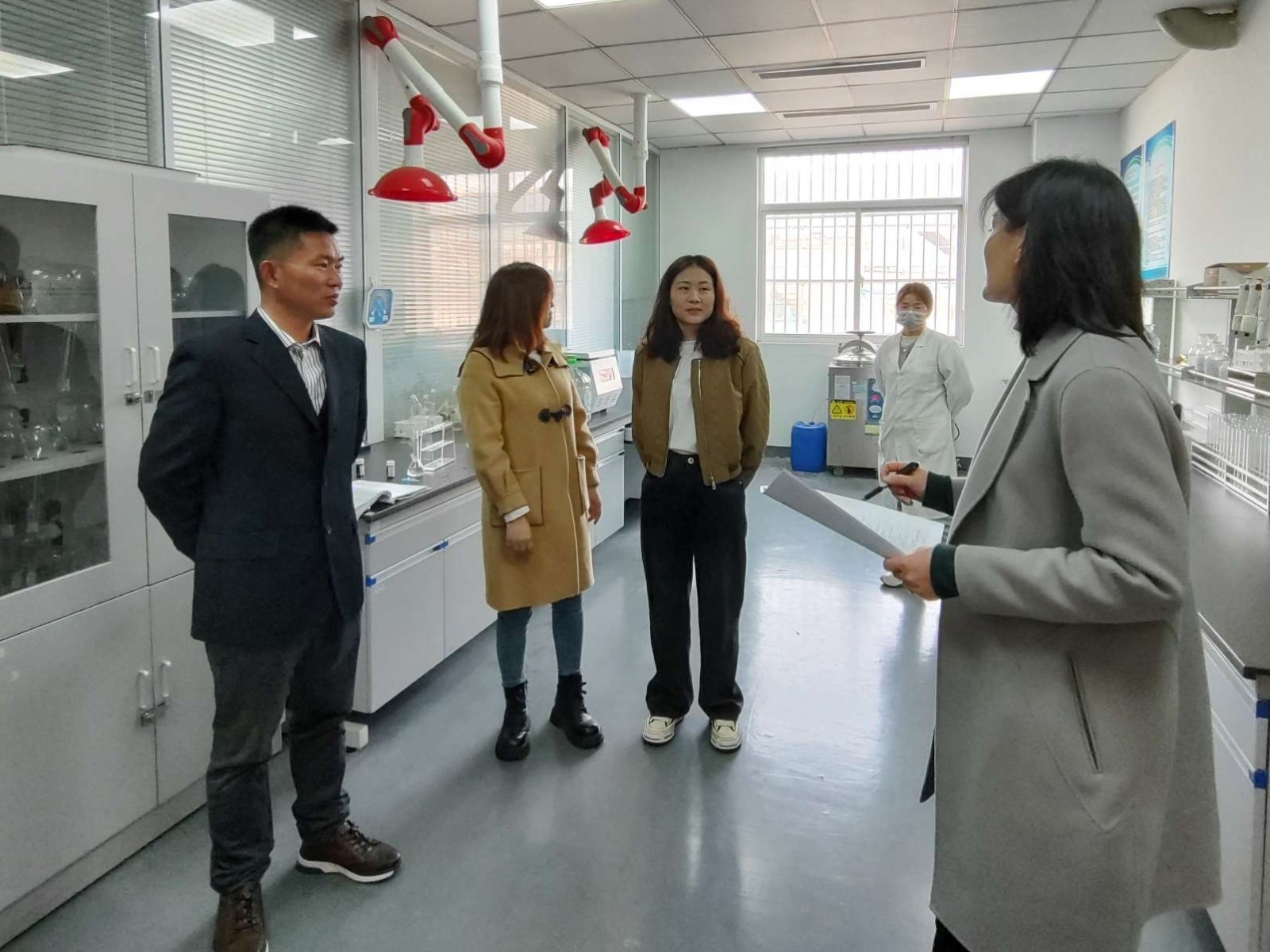 路通公司扎实开展两会及金花节期间安全维稳工作