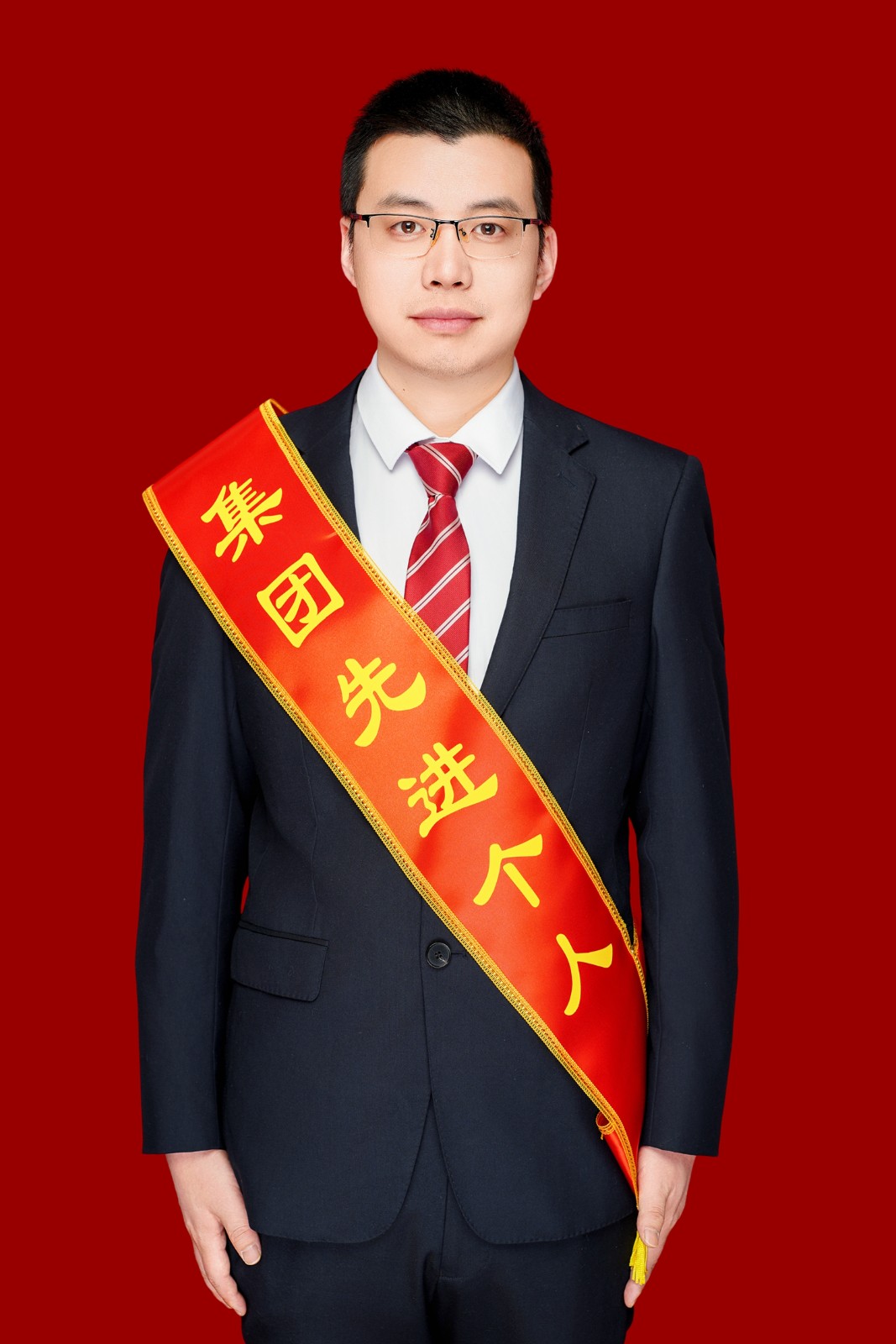 深耕市场勇担当——记建发集团2024年度“先进个人”朱楚​