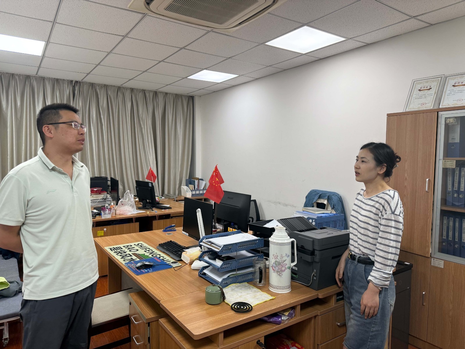 双节值守严监督 纪检筑防护稳定——路通公司党支部开展节日值班值守专项抽查